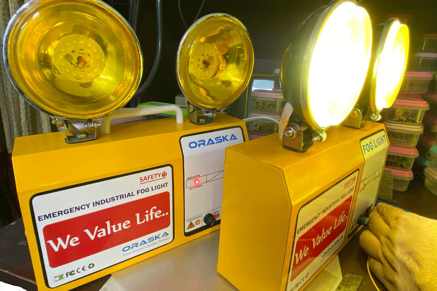 ORASKA Lycan1207 Fog Light 30W Yellow Microprocessor Emergency Fog Light (12V 9Ah Battery)